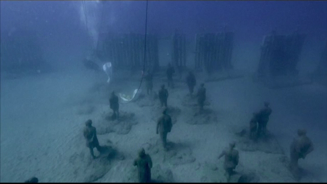 Turistii sunt asteptati in primul muzeu subacvatic din Europa, din insulele Canare. Un artist britanic a realizat exponatele