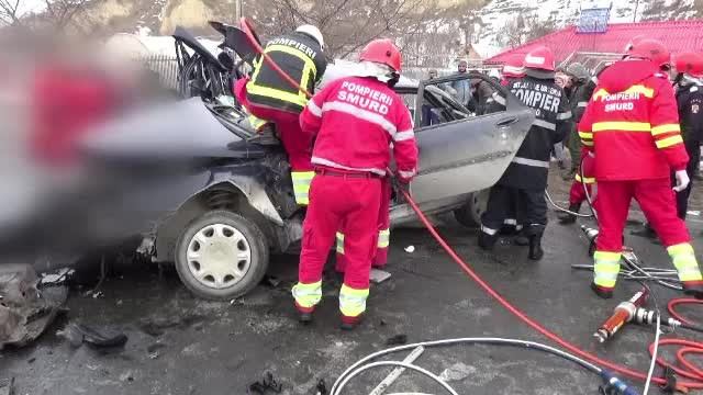 Accident foarte grav langa Cernavoda, in care a fost implicata si o masina a Armatei. Doi morti si doi raniti