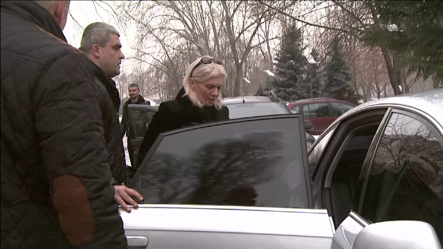 Scandal la IML intre fosta sotie si sora lui Dan Adamescu. Carmen Palade a venit cu 7 bodyguarzi ca sa ii ridice trupul