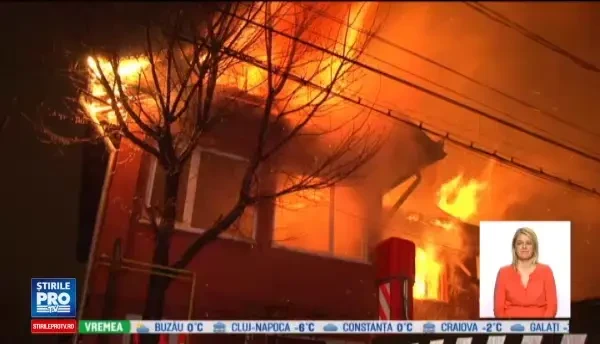 Incendiu devastator, intr-un cartier din Bacau. Pompierii s-au chinuit ore intregi sa stinga flacarile violente