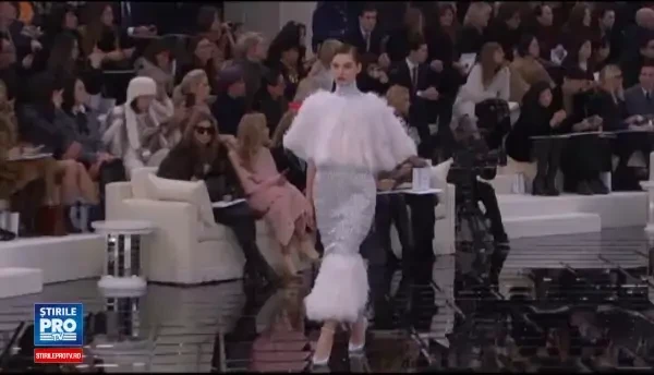 Saptamana Modei la Paris. Casele Chanel, Dior si Giambatista Valli si-au prezentat colectiile pentru primavara-vara 2017