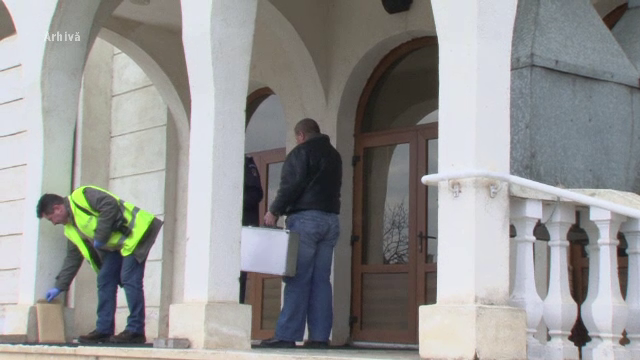 Politisti inchisi peste noapte in biserici, ca sa prinda hotii. Decizia luata de arhiepiscopie