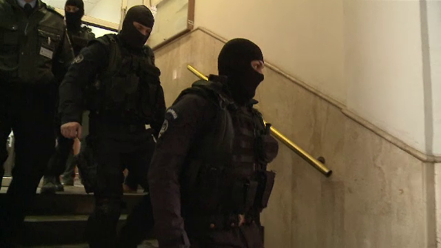 Retea de trafic cu migranti, anihilata de DIICOT. Metoda folosita de "ciobani" pentru a trece ilegal frontiera