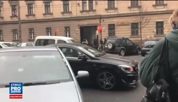 O soferita, fosta actrita de filme pentru adulti, a vrut sa-l intimideze pe politistul care a amendat-o. Cum te cheama?