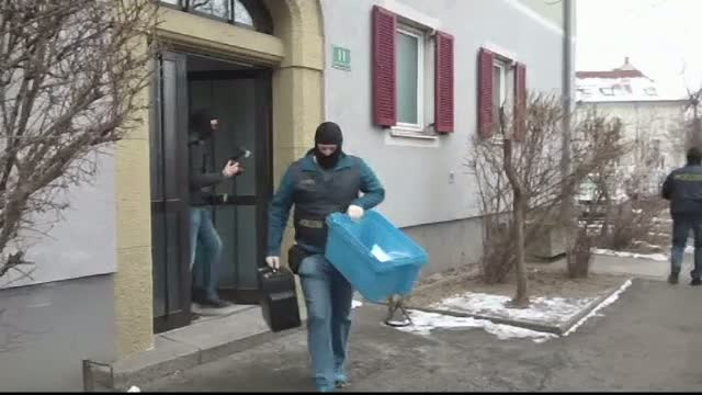 Politia austriaca a arestat 14 persoane banuite ca au legaturi cu organizatia terorista Stat Islamic