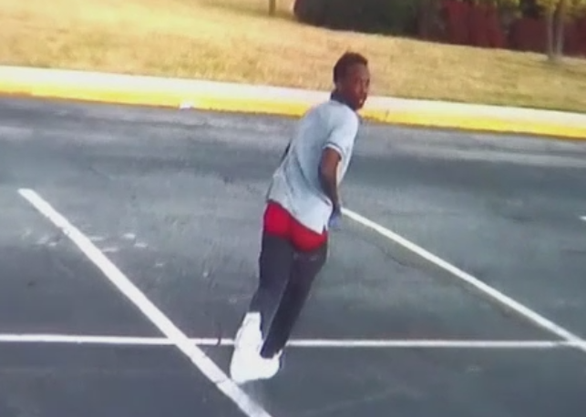 Adolescent din SUA, cautat de politisti dupa ce s-a laudat pe Facebook cu masinile de lux furate. Cum le-a sustras