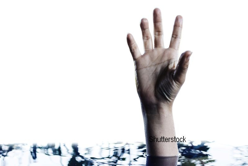 O adolescenta de 17 ani din Anglia a murit, dupa ce a cazut in apa si s-a inecat. De ce insotitorul ei a fost condamnat