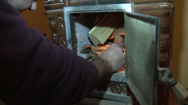 Programul dedicat românilor care vor să îşi schimbele sobele vechi va fi pus în dezbatere publică. Primele comunități vizate