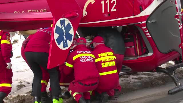 Un tanar de 17 ani se zbate intre viata si moarte, dupa ce a fost lovit de un cal. Martor: "Prima data am crezut ca glumeste"