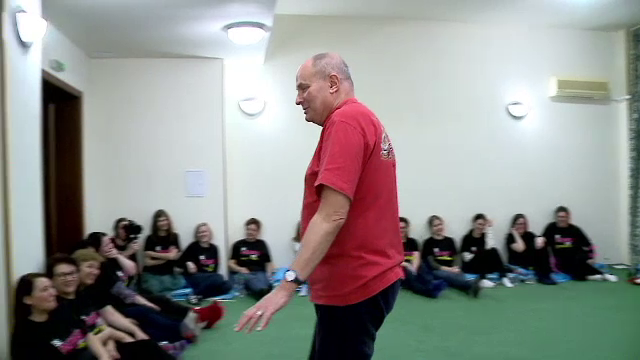 Medicii de la noi invata pentru prima data cum sa ii vorbeasca unui bolnav de cancer. "Trebuie sa incepi cu aceste intrebari"