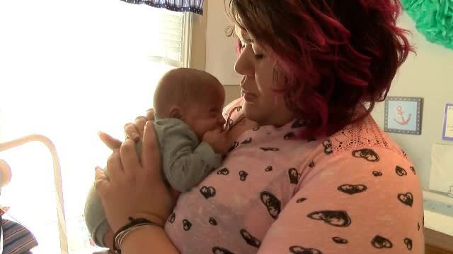 S-a nascut la 22 de saptamani, avea 10% sanse, dar a supravietuit. Miracolul numit "Sebastian"