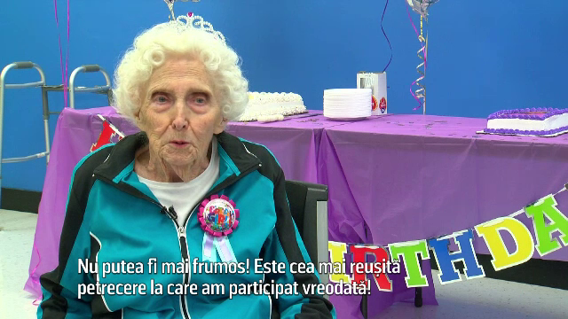 O batrana din SUA a implinit 104 ani, iar angajatii unui supermarket i-au organizat o petrecere. "Nu am privit catre trecut"