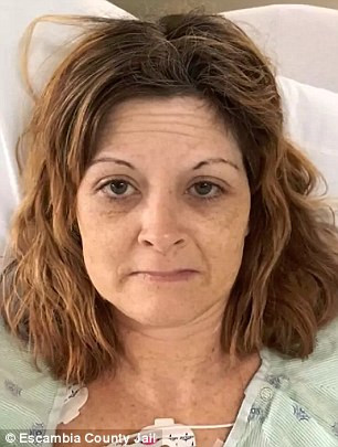 O bunica si-a ucis fiul, apoi si-a injunghiat fiica. Totul s-a intamplat sub ochii nepotilor, de 4 si 5 ani