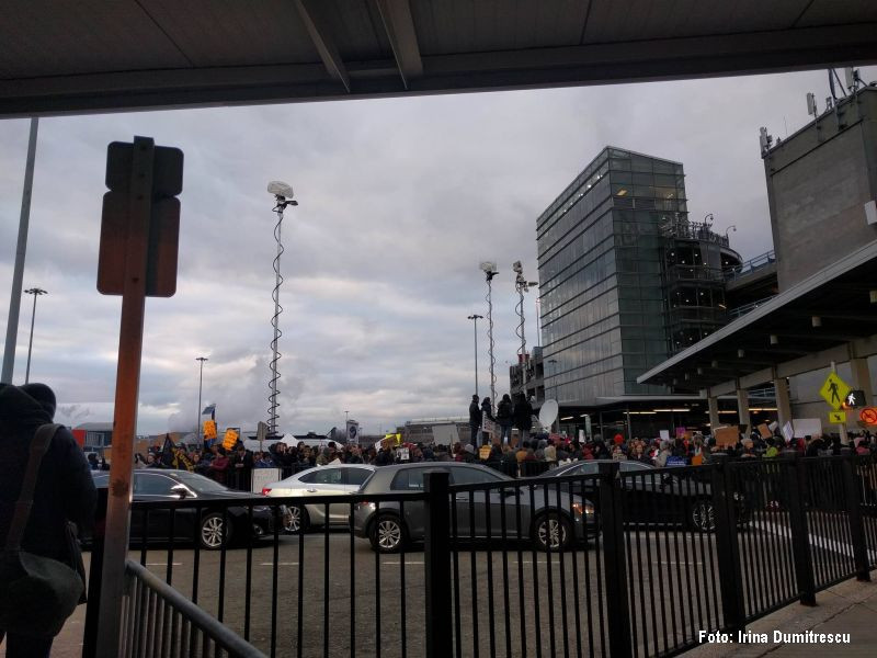 proteste pe aeroportul de la New York