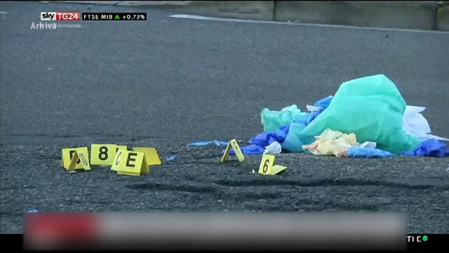 Sase tineri din Germania au fost gasiti morti intr-o magazie din Frankfurt, dupa o petrecere. Ce suspecteaza anchetatorii