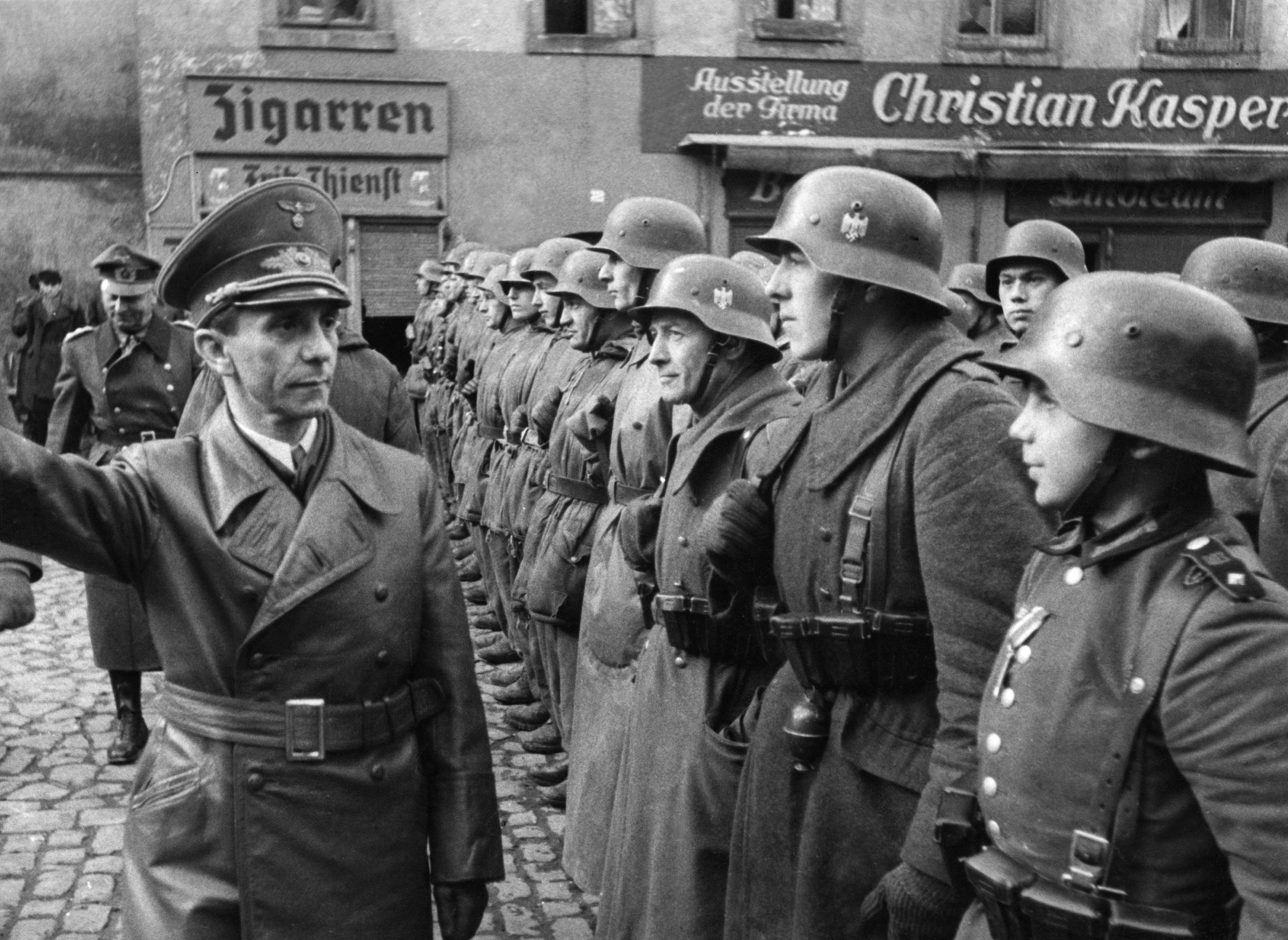 Fosta secretara a lui Goebbels, ministrul propagandei in Germania nazista, a murit la 106 ani