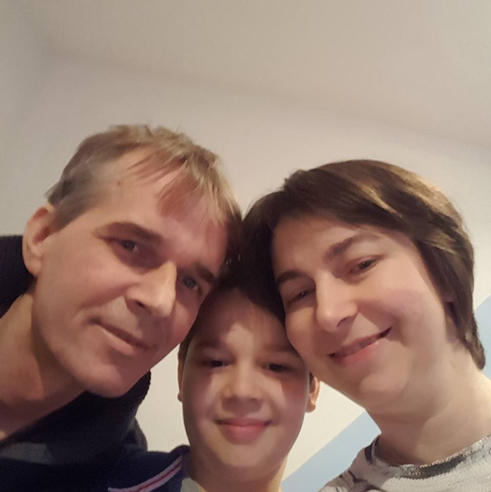 De mai bine de 2 ani se lupta cu cancerul, iar acum au aparut si metastazele. Salvarea de care are nevoie un tata din Campina