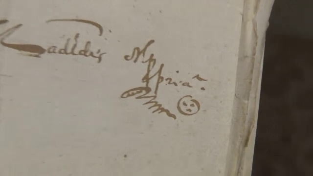 Celebrul emoticon "smiley face" implineste 35 de ani. Misterul unei "fete zambitoare" descoperita intr-un manuscris din 1635