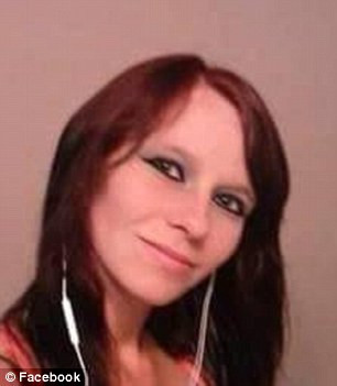 A suferit arsuri pe 40% din suprafata corpului, dupa ce a incercat sa scape de agresor. Cum arata acum tanara din imagine