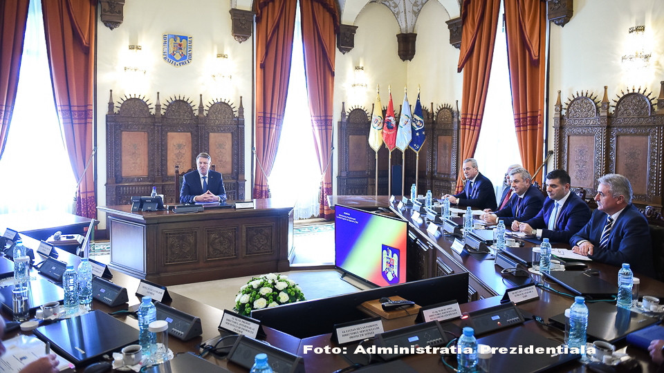 Presedintele Klaus Iohannis a convocat pentru marti CSAT. Subiectele fierbinti de pe ordinea de zi a Consiliului