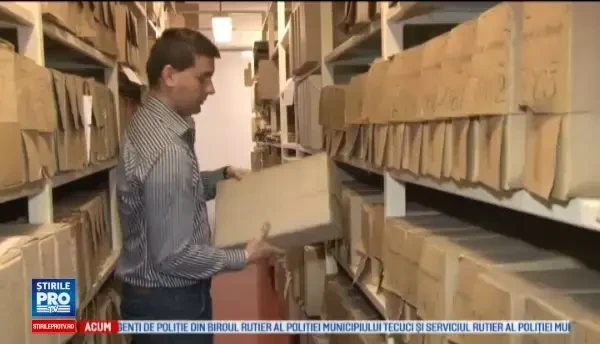 Celebrul emoticon smiley face implineste 35 de ani. Misterul unei fete zambitoare descoperita intr-un manuscris din 1635