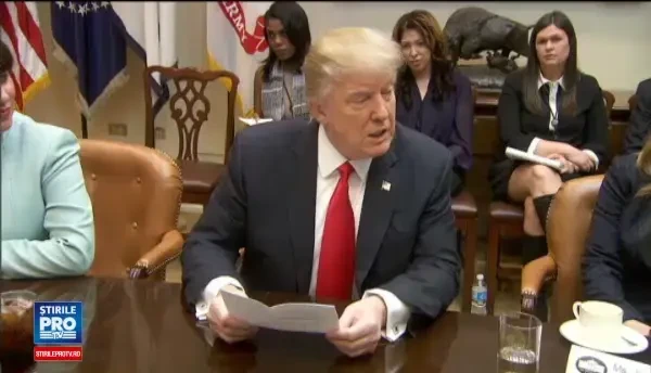 Trump l-a demis pe procurorul general al SUA dupa ce a refuzat sa sustina ordinul impotriva imigrantilor. A tradat