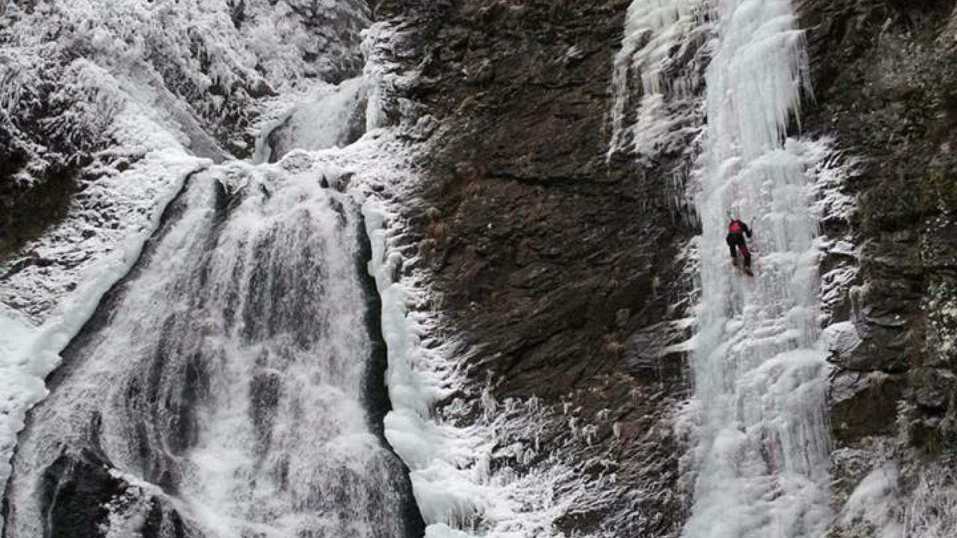 Cascada Vălul Miresei – legendă. Tot ce trebuie să știi înainte de o vacanță în munții Apuseni