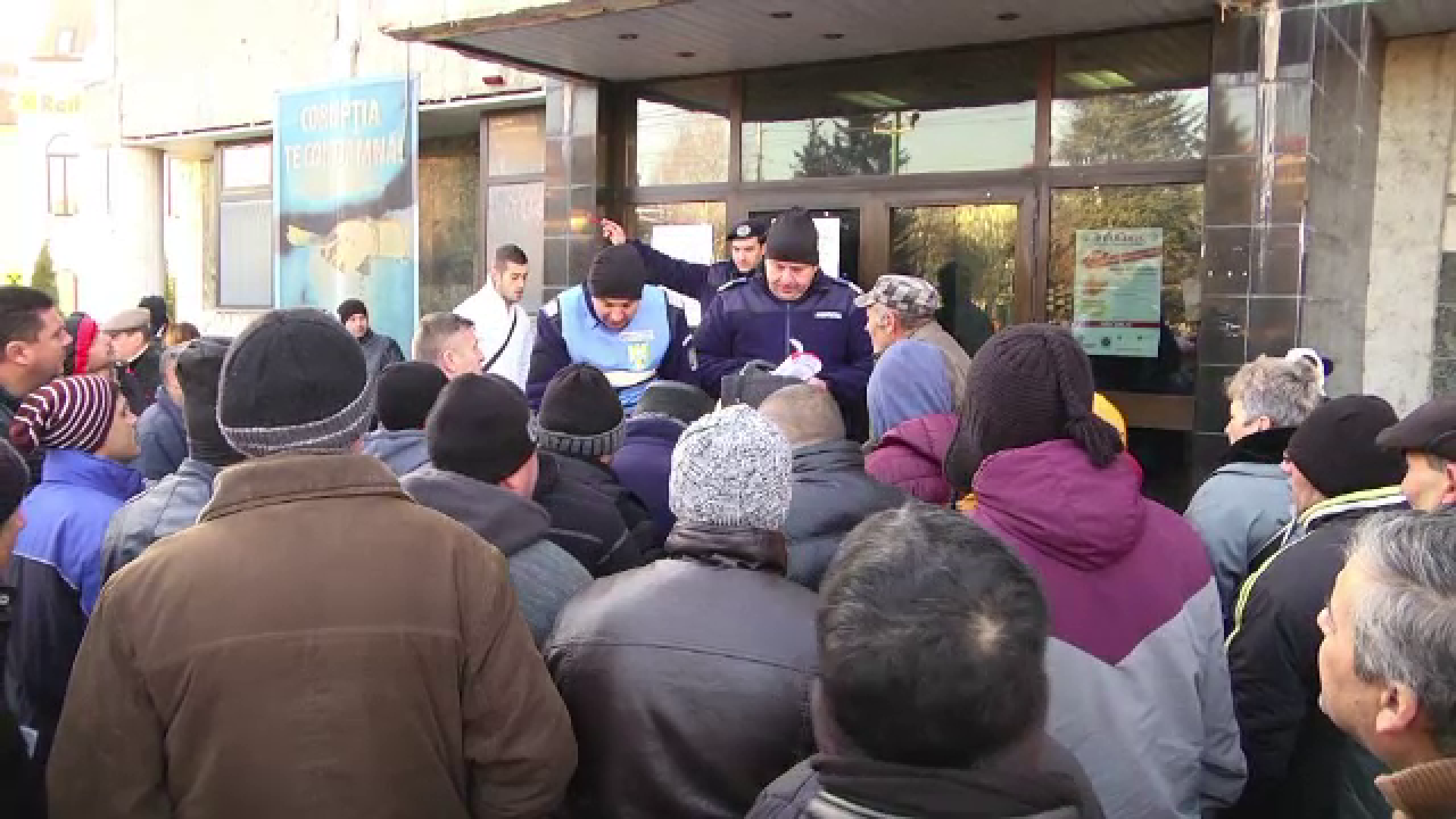 Cozi la Inmatriculari in toata tara, dupa eliminarea taxei de mediu. Sumele economisite de soferi