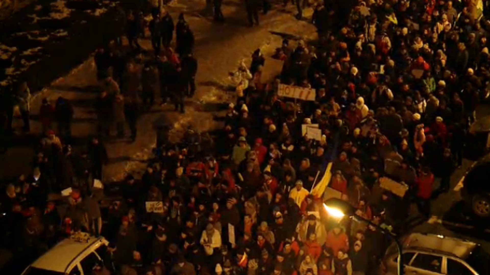 200.000 de persoane au protestat in 50 de orase ale tarii: "De hoti ne-am saturat, vrem un stat curat". VIDEO