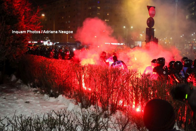 Incidente la cel mai mare protest din Capitala din ultimii 25 de ani. Anuntul facut de Jandarmerie dupa violentele petrecute