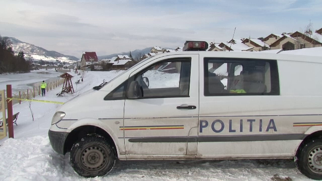 Un barbat de 45 de ani si-a ucis mama, iar dupa aceea a rugat o vecina sa o spele. "Era plin de sange pe maini"