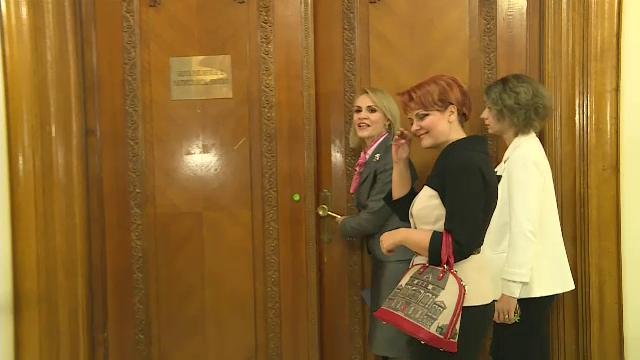 "Ciocu-mic!" Ce reactii au avut Gabriela Firea si Olguta Vasilescu cand USR-istii au cerut renuntarea la ordonante