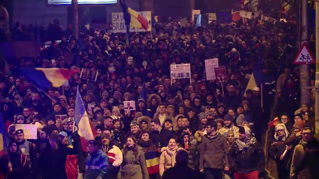 Peste 200.000 de oameni in strada in toata tara, dupa ce Dragnea si Grindeanu au anuntat ca nu renunta la ordonanta