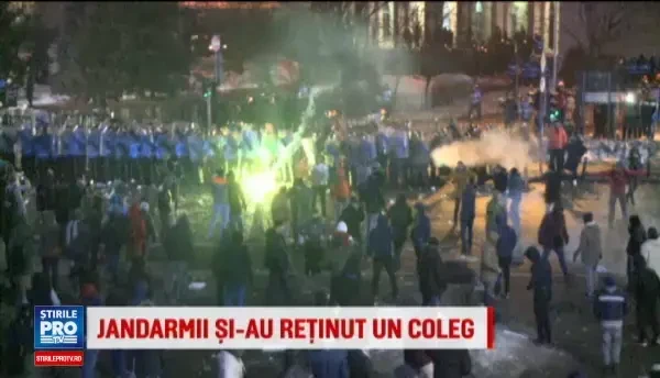 Explicatiile oficiale privind incidentul in care un jandarm ar fi fost batut de colegii sai, in Piata Victoriei