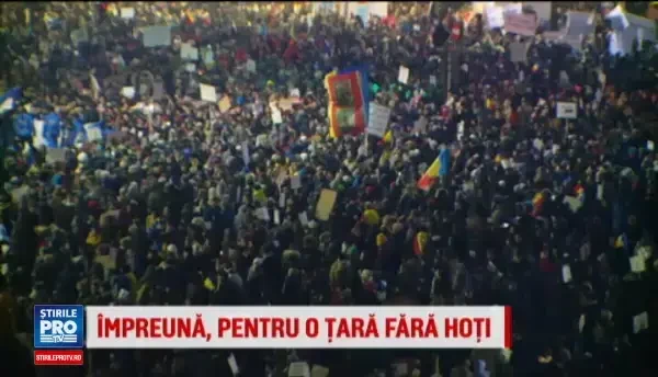 Povestea tinerilor care au incercat sa-i impiedice pe huligani la protestele din Piata Victoriei