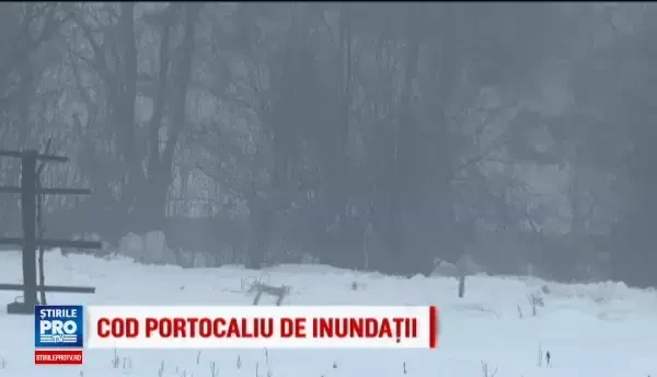Cod portocaliu de inundatii in nordul tarii, pompierii au aruncat in aer sloiurile de pe rauri