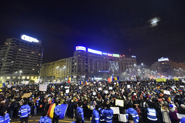 Programul manifestatiilor din weekend, in Piata Victoriei. Duminica, "cel mai mare protest impotriva ordonantelor"