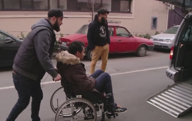 Persoanele cu dizabilitati din Cluj, transportate gratuit cu un TAXI special. Tinerii care au pus bazele proiectului social