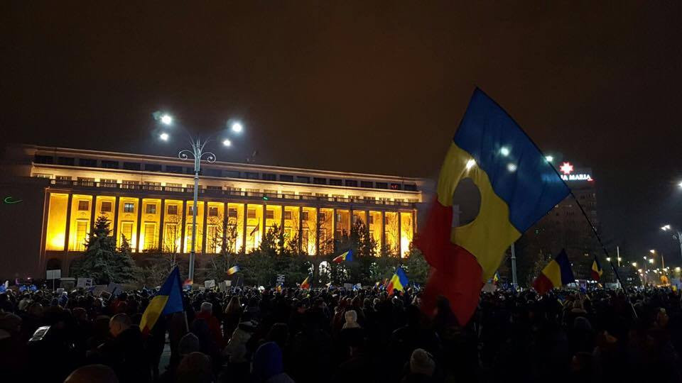 Protestul de dupa abrogare, in presa internationala. FT: O tradare a conducatorilor; BBC: Guvernul se retrage sau se preda?