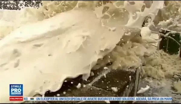 Furtuni violente in nordul Spaniei si Frantei, unde valurile vor atinge 10 metri. Meteolorogii anunta o inrautatire a vremii