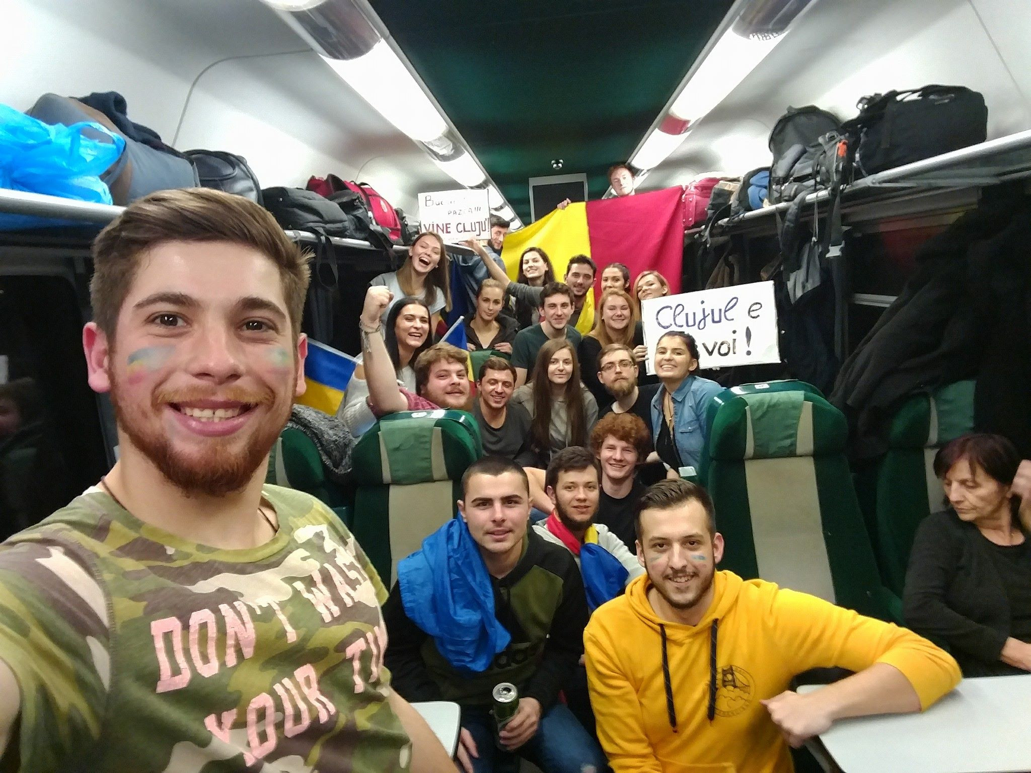 Ziua a 6-a de proteste. Aproape 280.000 de oameni au fost in fata Guvernului. Moment emotionant de reculegere pentru Colectiv