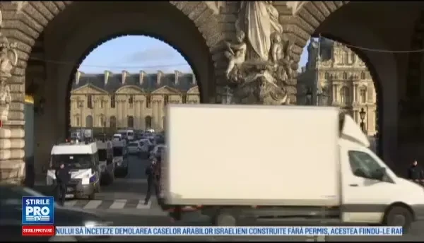 Muzeul Luvru a fost redeschis la 24 de ore dupa atacul cu maceta. Oamenii se simt in siguranta: Este un loc sigur