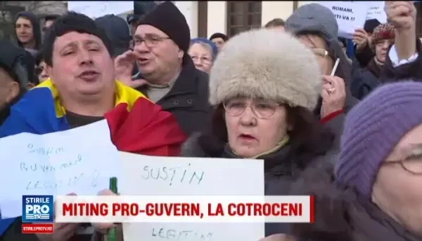 Aproximativ 2500 de oameni protesteaza la Palatul Cotroceni