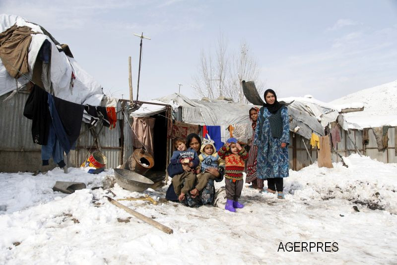 Peste 119 de persoane au murit, in urma unor avalanse la granita dintre Afghanistan si Pakistan