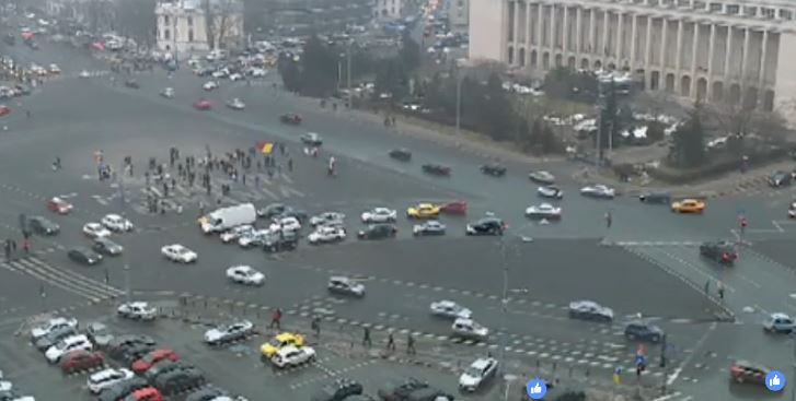 20.000 de oameni au cerut demisia Guvernului in Piata Victoriei: "Lumea nu va ceda!". FILMUL zilei a saptea de proteste