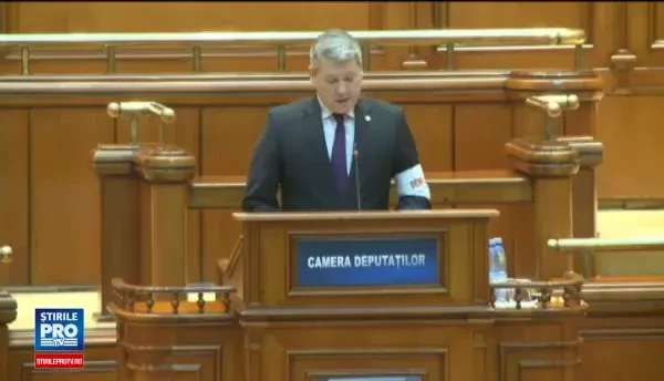 Motiunea de cenzura a fost citita de PNL in plenul reunit, in absenta Guvernului si a liderilor PSD-ALDE. VIDEO