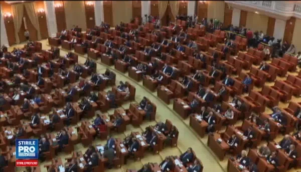 Motiunea de cenzura a fost citita de PNL in plenul reunit. Cand va avea loc votul in Parlament