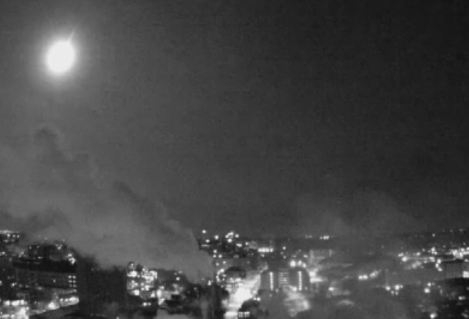 Aparitie spectaculoasa pe cer, in SUA. Caderea unui meteorit, surprinsa de mai multe camere de supraveghere. VIDEO