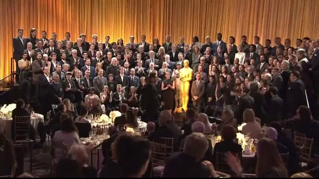 165 de invitati la dineul nominalizatilor Oscar din Beverly Hills. Tinutele cu care vedetele au atras toate privirile