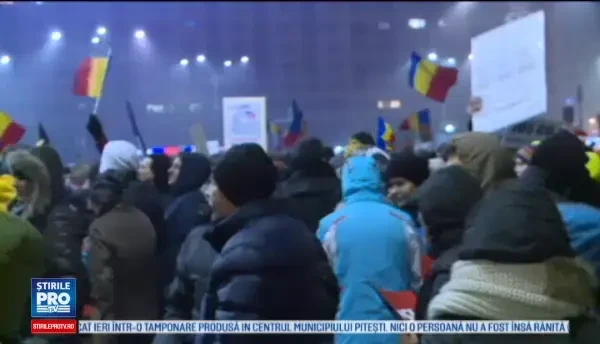20.000 de oameni au cerut demisia Guvernului in Piata Victoriei: Lumea nu va ceda!. FILMUL zilei a saptea de proteste